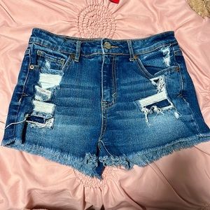 Aeropostale High Waisted Shorty daisy dukes in size 6